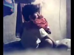 A Pakistani wife who rides on her husband's shoulder